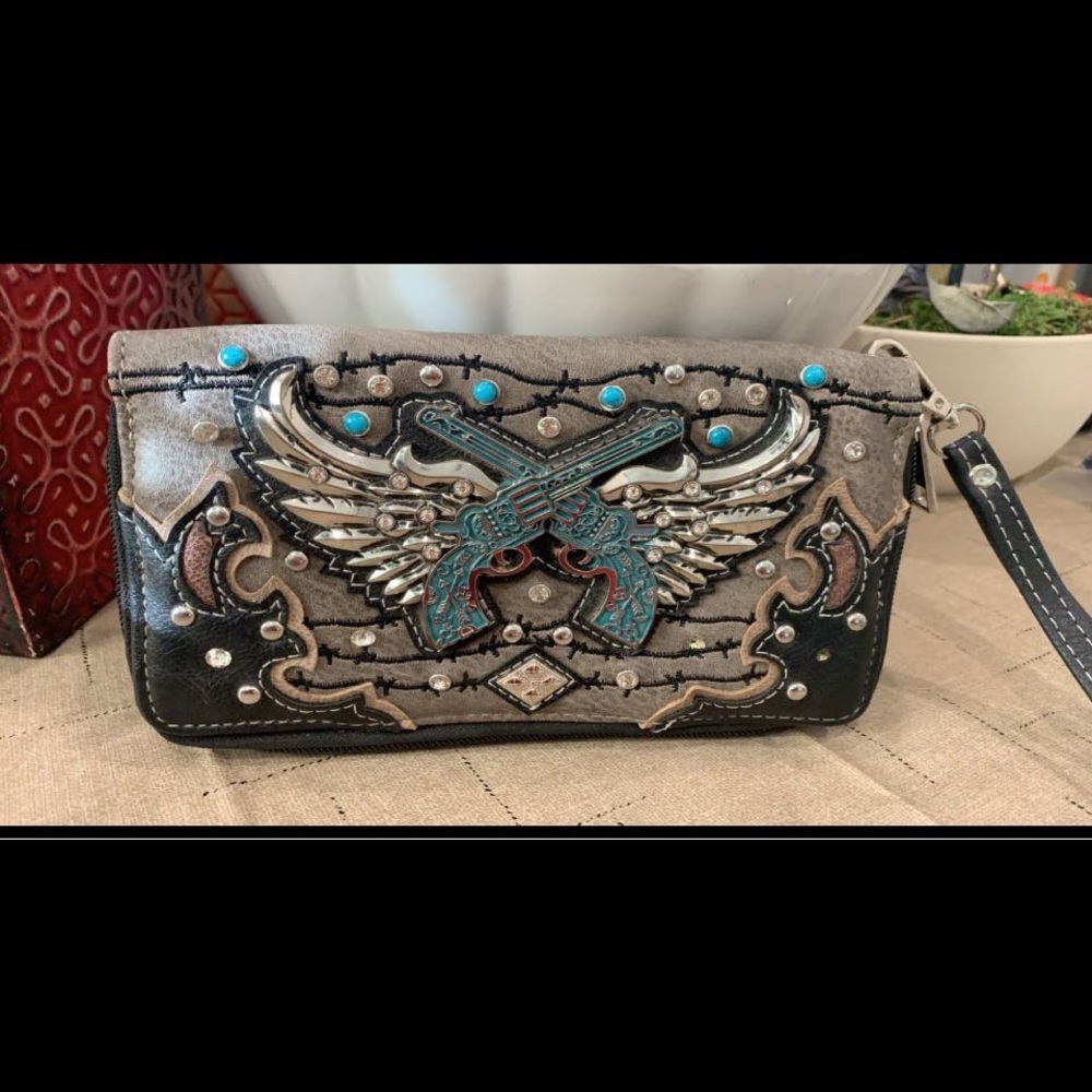 Western wallet with guns